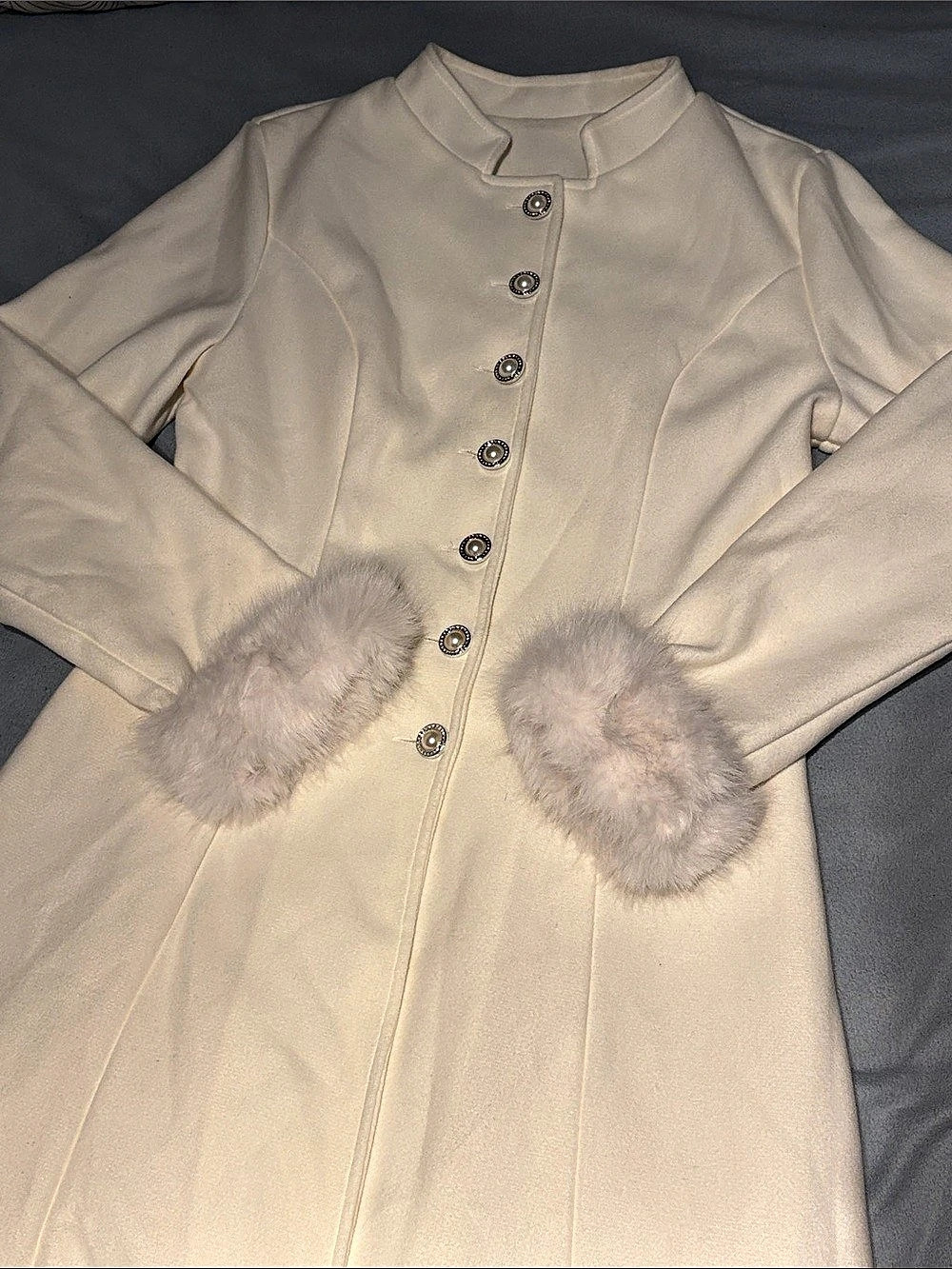 Faux Fur Cuffed Coat in Cream Size Medium Like New